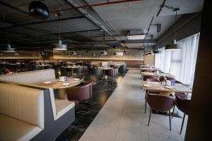 svm grand bowenpally