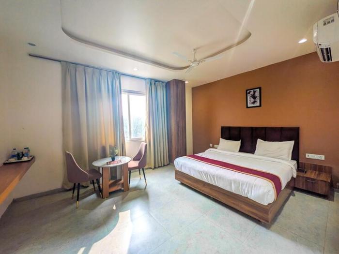 hotel aashiyana