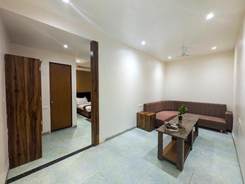hotel aashiyana