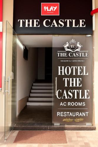 play hotel the castle couple friendly