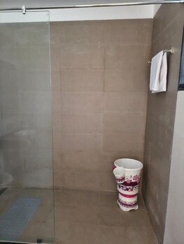 Abhushan Mahal,,2 star