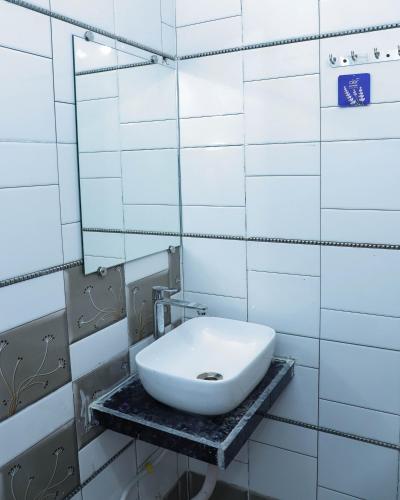 hotel devanshri rooms and restaurant