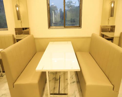 hotel devanshri rooms and restaurant