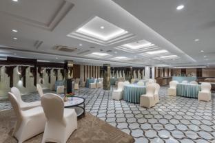 lawrence solitaire resort nainital