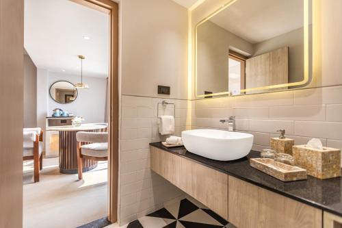 sterling arka suites puri