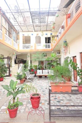 the ayodhya ji palace