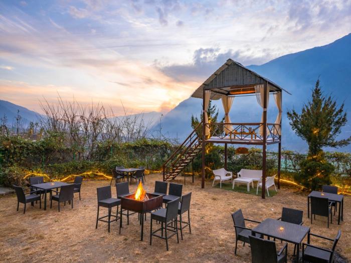 moustache select manali