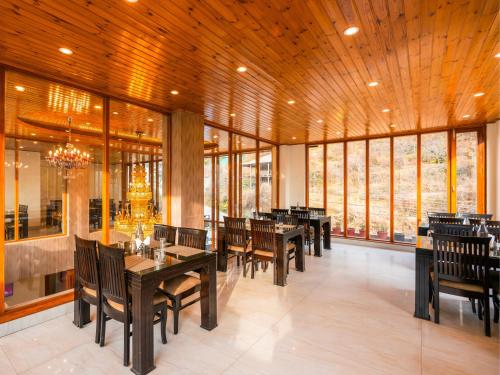 moustache select manali