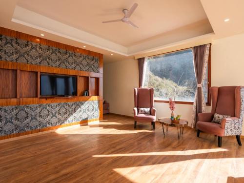 moustache select manali