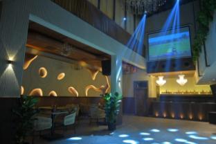 lush premier hotel