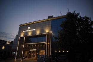 lush premier hotel