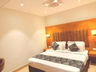 lush premier hotel