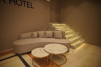 lush premier hotel