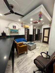 hotel raj deluxe