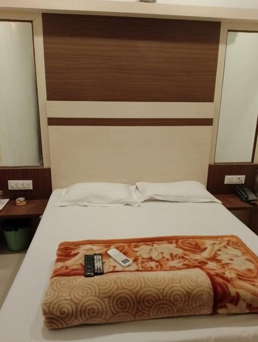 hotel raj deluxe