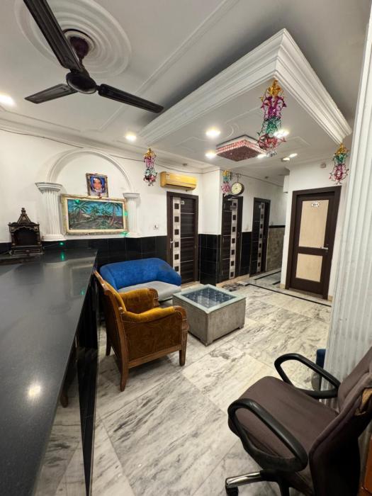 hotel raj deluxe