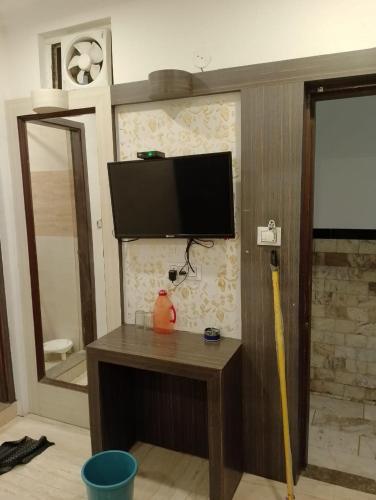hotel raj deluxe