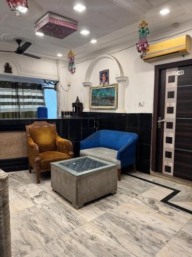 hotel raj deluxe