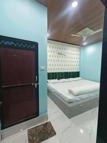 shree gora parvati stay