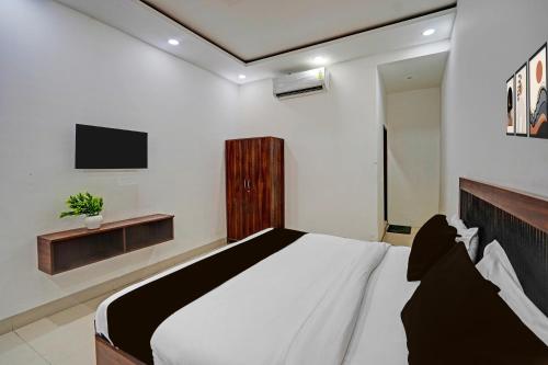 hotel o sector 110 noida formerly luv kush tower bhangel