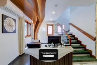 super townhouse passport office saligramam formerly k k nagar residency