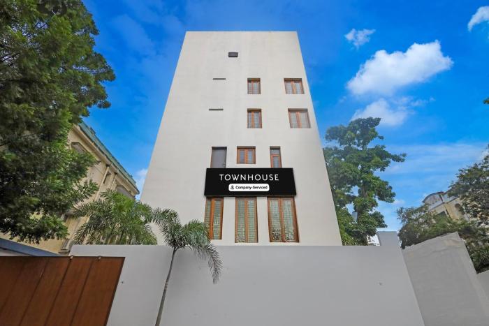 super townhouse passport office saligramam formerly k k nagar residency