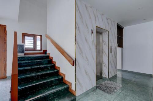 super townhouse passport office saligramam formerly k k nagar residency