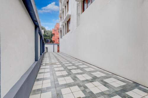 super townhouse passport office saligramam formerly k k nagar residency