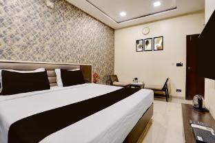 super collection o vyara railway station formerly crystal guest house