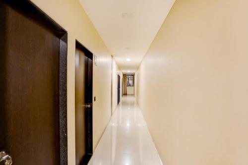super collection o vyara railway station formerly crystal guest house