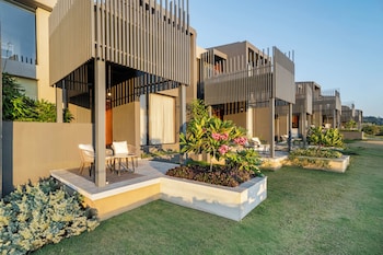 vandhara sarovar premiere jim corbett