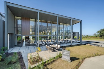 vandhara sarovar premiere jim corbett