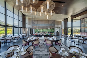 vandhara sarovar premiere jim corbett