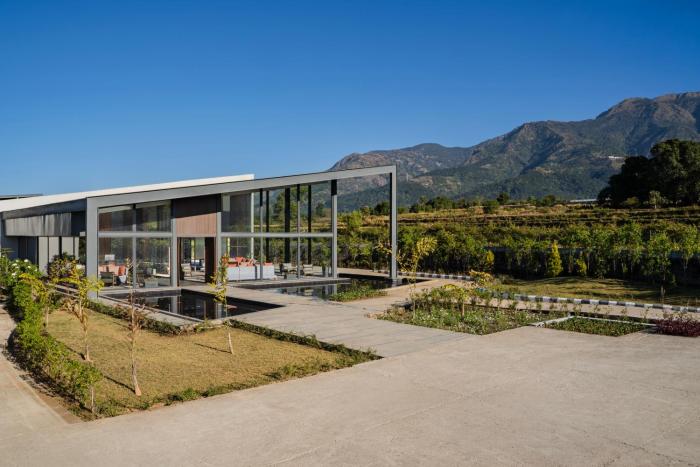 vandhara sarovar premiere jim corbett