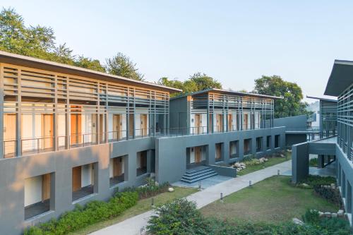 vandhara sarovar premiere jim corbett