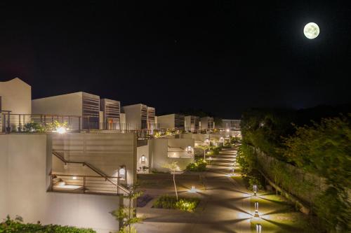 vandhara sarovar premiere jim corbett