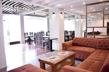 Night Inn Paradise,,3 star