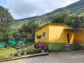 rutuvan resort girivan