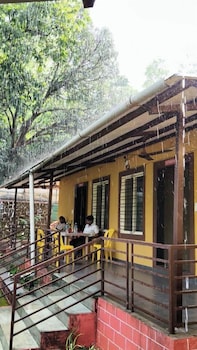 rutuvan resort girivan