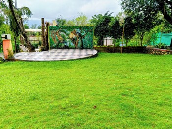 rutuvan resort girivan