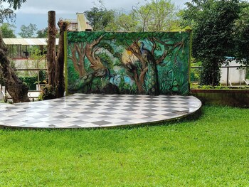 rutuvan resort girivan