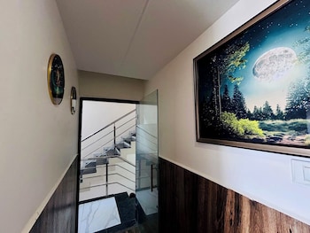 kreston heights hotel scheme 114