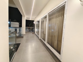 Royal Garden Beach Resort,,3 star