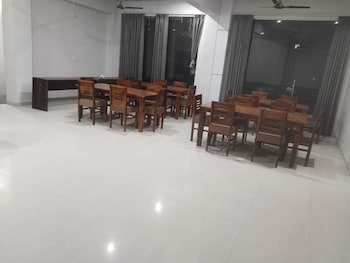 hotel white castle