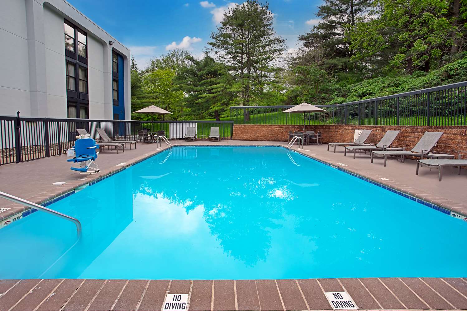 hampton inn state college