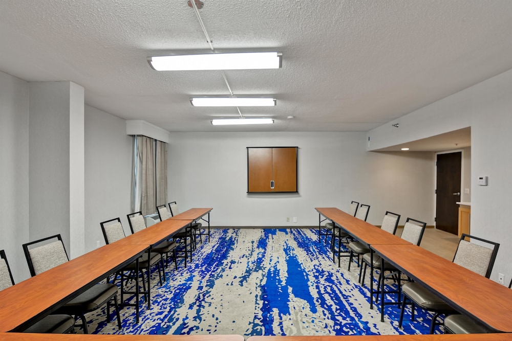 hampton inn state college
