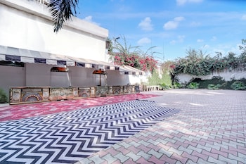 nirvana hotel and banquet