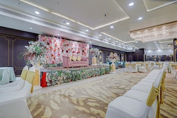 nirvana hotel and banquet