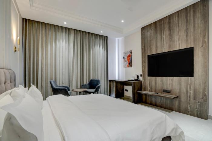 nirvana hotel and banquet