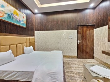 taj pride inn